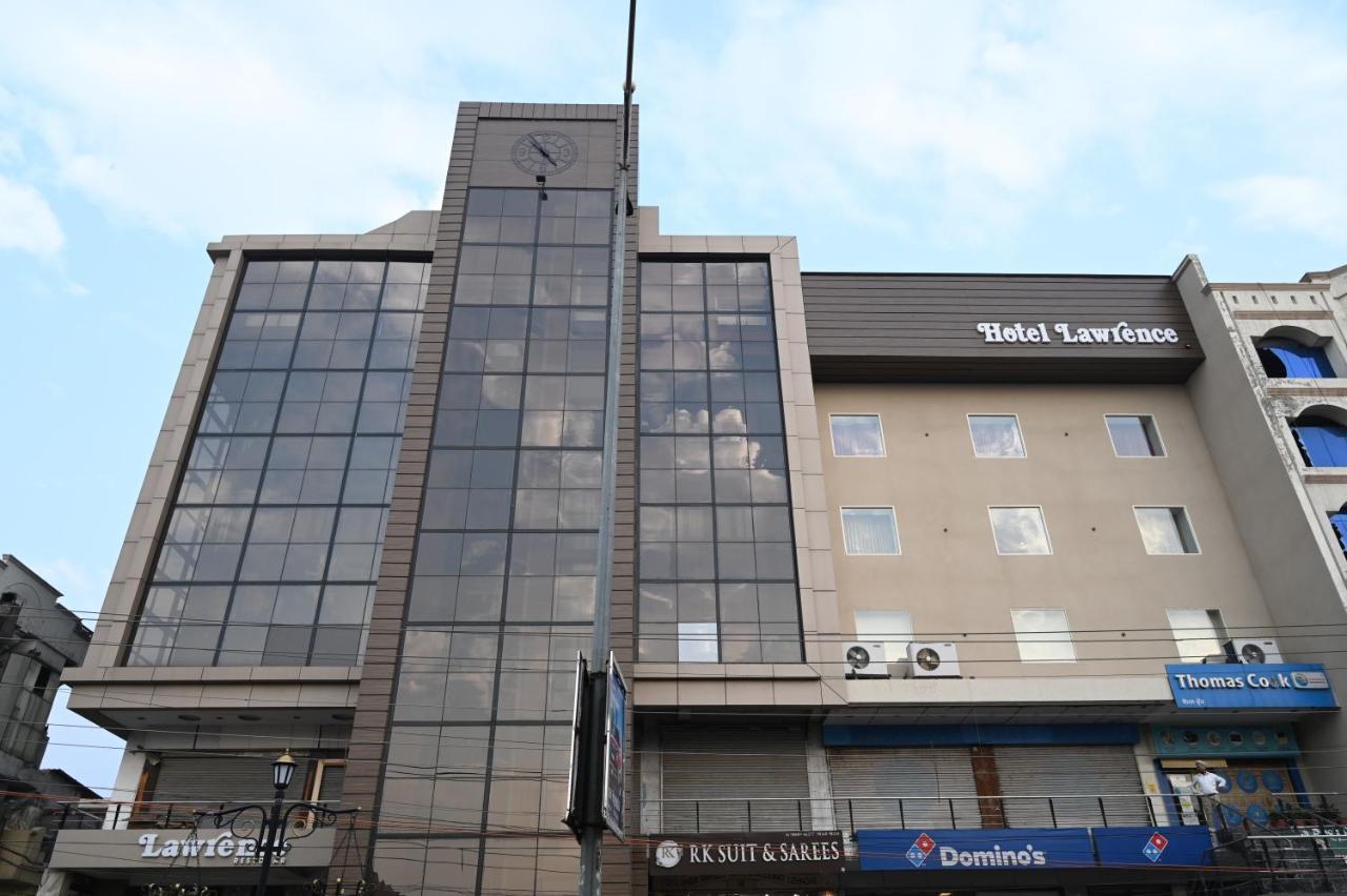 โฮเต็ล ลอว์เร้นซ์ Hotel อัมริตสา ภายนอก รูปภาพ