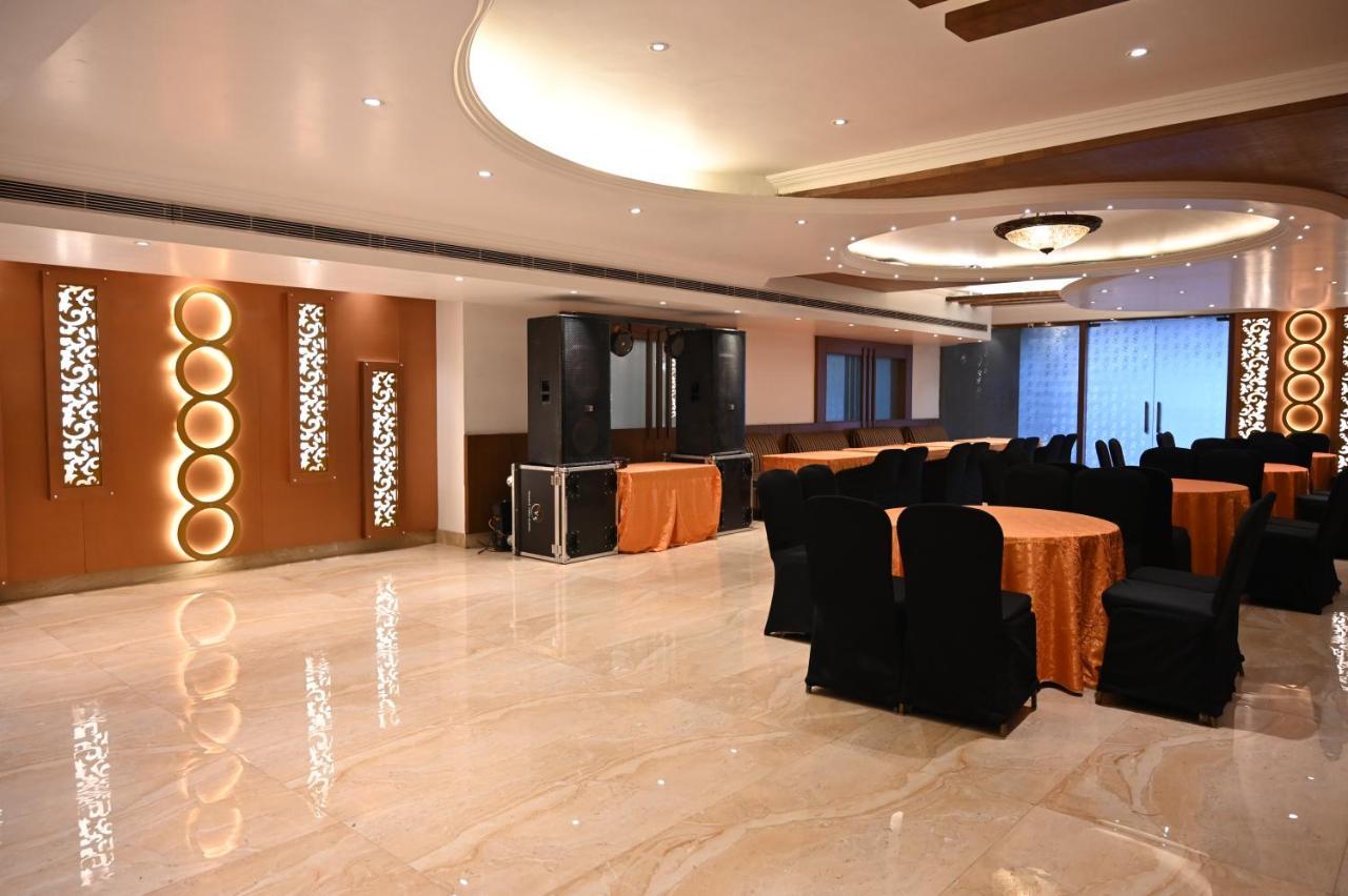โฮเต็ล ลอว์เร้นซ์ Hotel อัมริตสา ภายนอก รูปภาพ