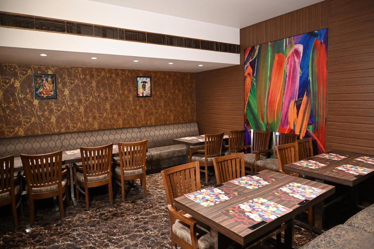 โฮเต็ล ลอว์เร้นซ์ Hotel อัมริตสา ภายนอก รูปภาพ