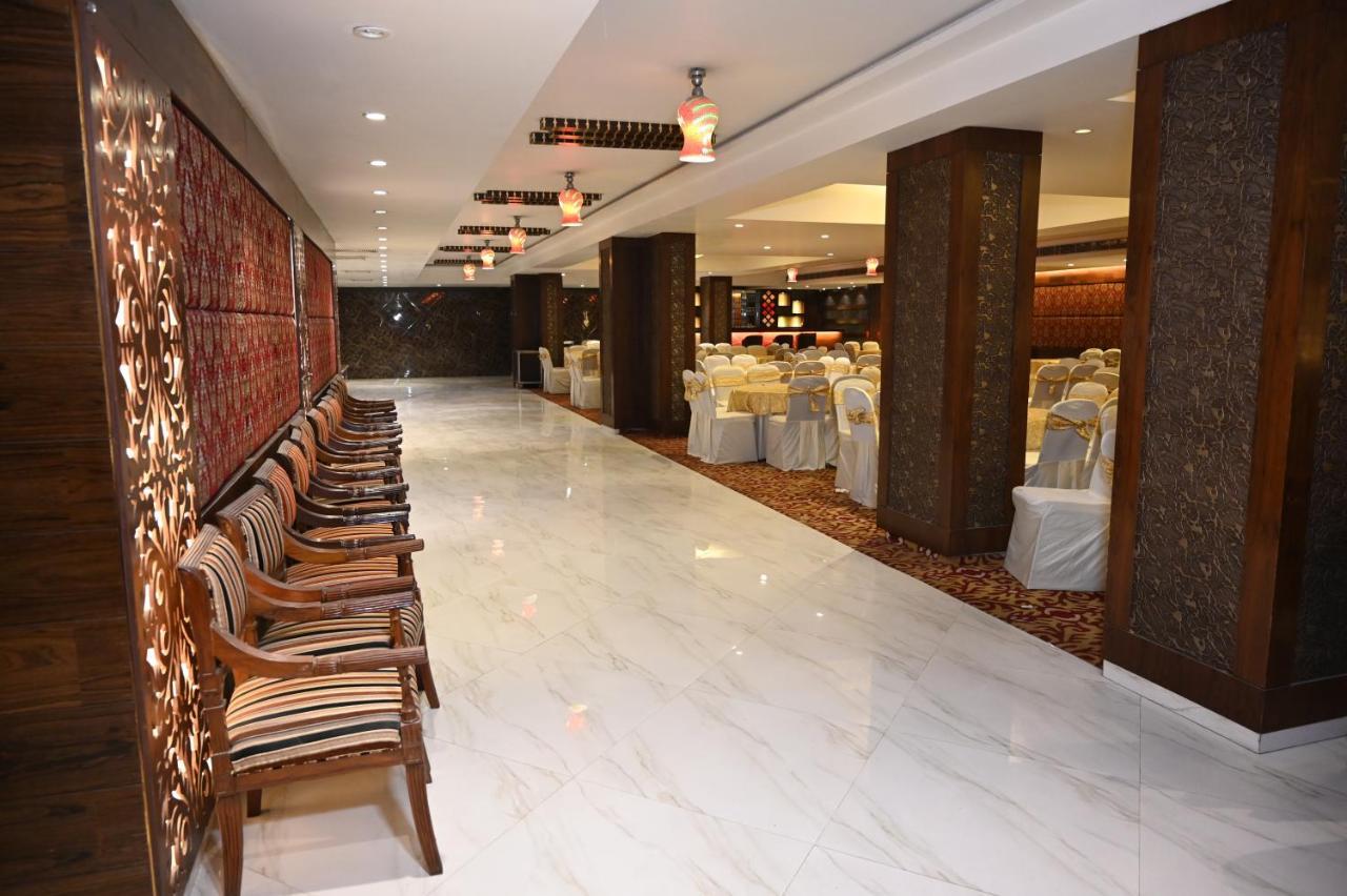 โฮเต็ล ลอว์เร้นซ์ Hotel อัมริตสา ภายนอก รูปภาพ