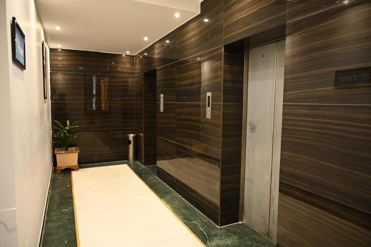 โฮเต็ล ลอว์เร้นซ์ Hotel อัมริตสา ภายนอก รูปภาพ