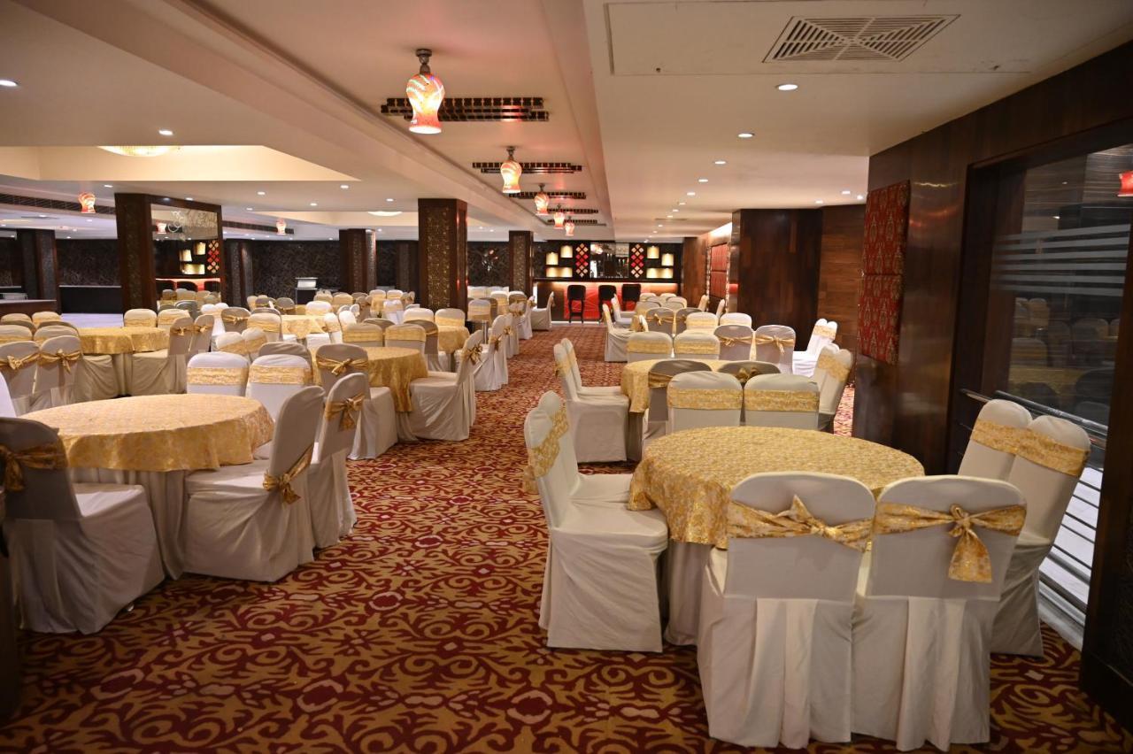 โฮเต็ล ลอว์เร้นซ์ Hotel อัมริตสา ภายนอก รูปภาพ